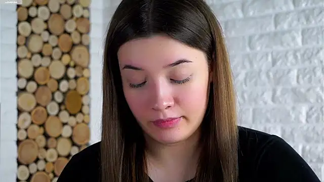 Snapshot of LowOncoming chatting on 01/12/26, 02:17 LowOncoming online show from 01/12/26, 02:17