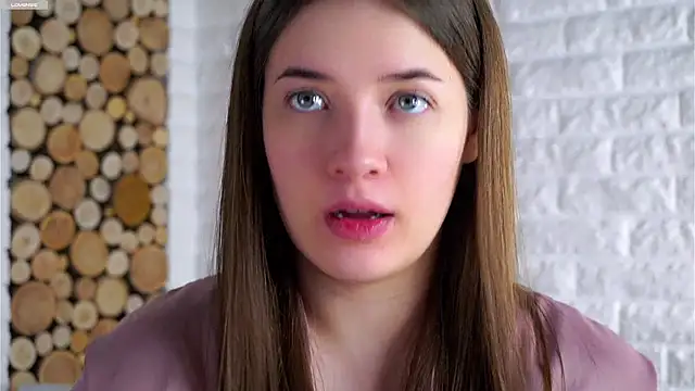 Snapshot of LowOncoming chatting on 01/19/26, 01:42 LowOncoming online show from 01/19/26, 01:42