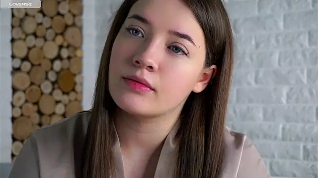 Snapshot of LowOncoming chatting on 02/03/26, 02:10 LowOncoming online show from 02/03/26, 02:10