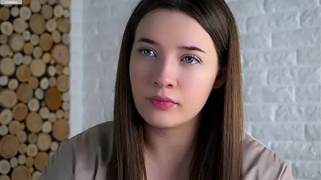 Snapshot of LowOncoming chatting on 02/06/26, 01:43 LowOncoming online show from 02/06/26, 01:43