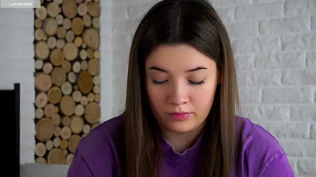 Snapshot of LowOncoming chatting on 02/16/26, 03:13 LowOncoming online show from 02/16/26, 03:13