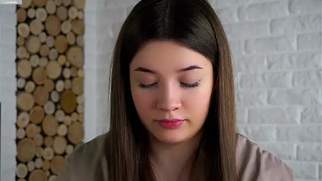 Snapshot of LowOncoming chatting on 02/20/26, 01:46 LowOncoming online show from 02/20/26, 01:46