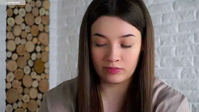 Snapshot of LowOncoming chatting on 02/21/26, 02:01 LowOncoming online show from 02/21/26, 02:01