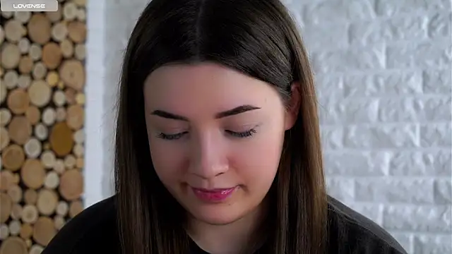 Snapshot of LowOncoming chatting on 03/01/26, 02:02 LowOncoming online show from 03/01/26, 02:02