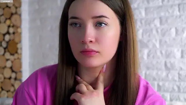 Snapshot of LowOncoming chatting on 03/13/26, 03:13 LowOncoming online show from 03/13/26, 03:13