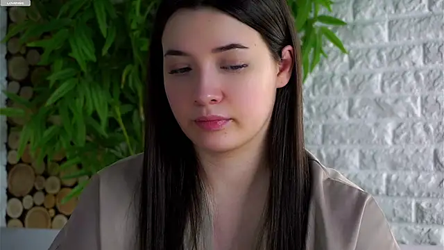 Snapshot of LowOncoming chatting on 03/26/26, 02:28 LowOncoming online show from 03/26/26, 02:28