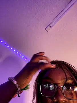 LillShayy online show from 12/18/25, 06:30