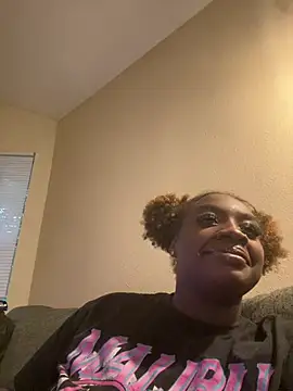 Snapshot of LillShayy chatting on 04/24/26, 12:35 LillShayy online show from 04/24/26, 12:35