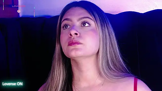 Snapshot of AspenRuss chatting on 10/11/25, 05:22 AspenRuss online show from 10/11/25, 05:22