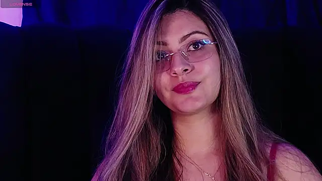 Snapshot of AspenRuss chatting on 11/13/25, 07:35 AspenRuss online show from 11/13/25, 07:35