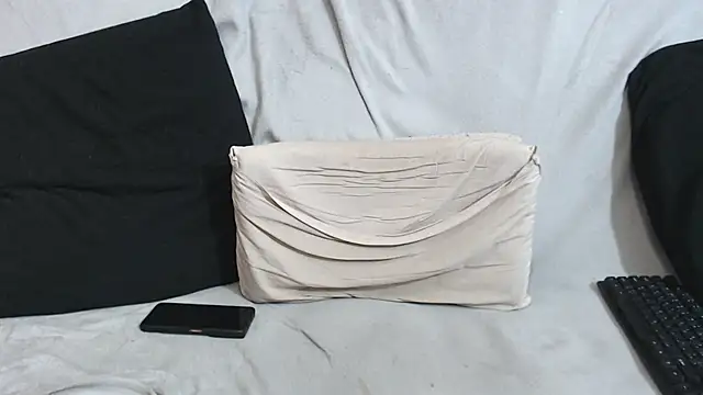 qustci-couple online show from 02/27/25, 10:31