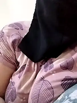 Snapshot of mohra30 chatting on 03/05/25, 08:32 mohra30 online show from 03/05/25, 08:32