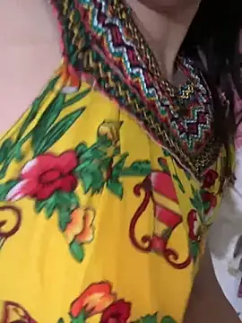 Snapshot of mohra30 chatting on 11/13/25, 06:45 mohra30 online show from 11/13/25, 06:45