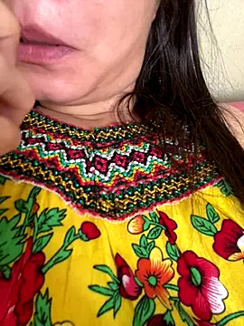 Snapshot of mohra30 chatting on 11/14/25, 02:05 mohra30 online show from 11/14/25, 02:05