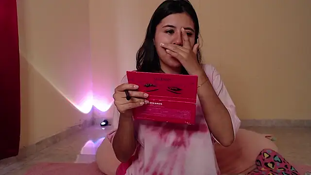 Snapshot of _maiahairy_ chatting on 01/29/25, 01:17 maiahairy online show from 01/29/25, 01:17