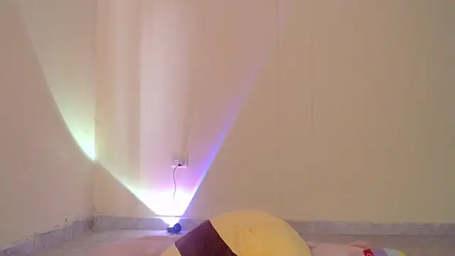 Snapshot of _maiahairy_ chatting on 02/10/25, 03:10 maiahairy online show from 02/10/25, 03:10