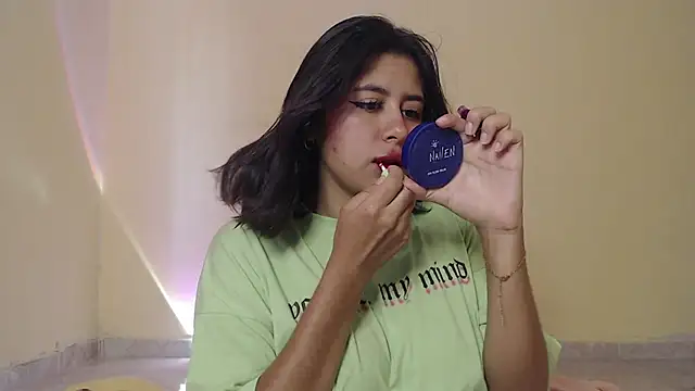 Snapshot of _maiahairy_ chatting on 02/20/25, 01:19 maiahairy online show from 02/20/25, 01:19