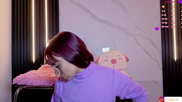 Scarlet Red  online show from 12/03/25, 01:20