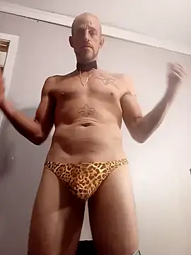 Snapshot of 5g4ever chatting on 12/25/24, 04:11 5g4ever online show from 12/25/24, 04:11