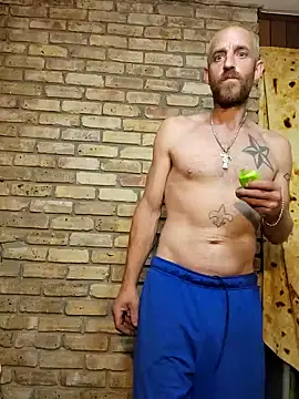 Snapshot of 5g4ever chatting on 09/24/25, 05:11 5g4ever online show from 09/24/25, 05:11