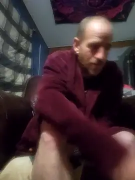 Snapshot of 5g4ever chatting on 12/15/25, 09:35 5g4ever online show from 12/15/25, 09:35