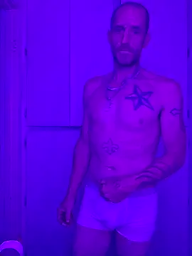 Snapshot of 5g4ever chatting on 03/17/26, 05:33 5g4ever online show from 03/17/26, 05:33