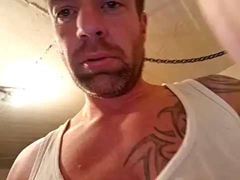 Snapshot of Timbojan28 chatting on 11/02/25, 10:01 Timbojan28 online show from 11/02/25, 10:01