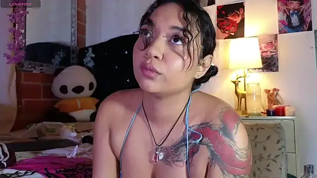 Snapshot of _octavia_ chatting on 02/17/25, 04:53 octavia online show from 02/17/25, 04:53