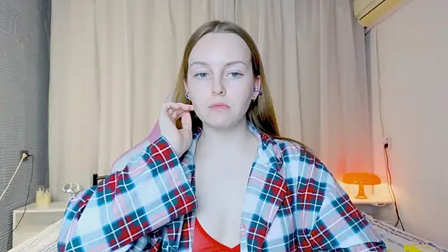 Snapshot of Wild__flowers chatting on 10/19/25, 05:35 Wild flowers online show from 10/19/25, 05:35