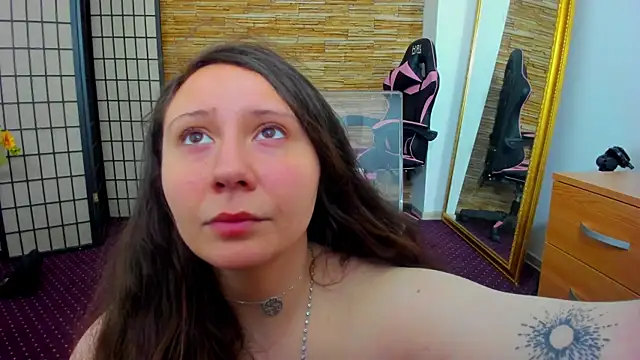 AishaRouhi online show from 12/18/25, 05:57