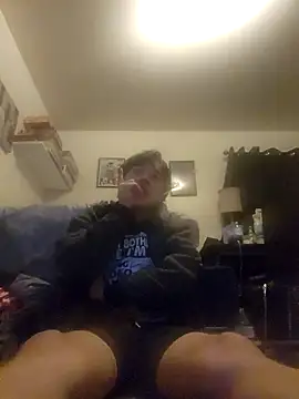 Snapshot of LovesickTheory6 chatting on 12/18/25, 05:02 LovesickTheory6 online show from 12/18/25, 05:02