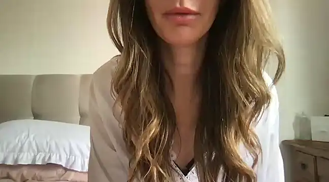 Snapshot of paolajonez chatting on 12/13/24, 11:13 paolajonez online show from 12/13/24, 11:13