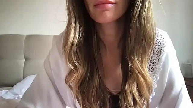 Snapshot of paolajonez chatting on 12/14/24, 04:42 paolajonez online show from 12/14/24, 04:42