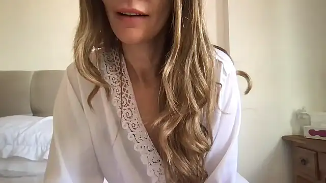 Snapshot of paolajonez chatting on 12/16/24, 11:12 paolajonez online show from 12/16/24, 11:12