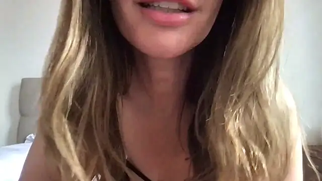 Snapshot of paolajonez chatting on 12/30/24, 03:24 paolajonez online show from 12/30/24, 03:24