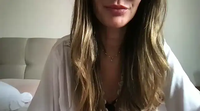 Snapshot of paolajonez chatting on 01/07/25, 04:27 paolajonez online show from 01/07/25, 04:27