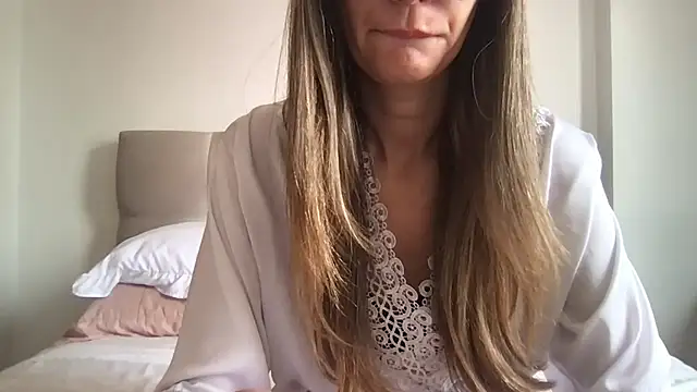 Snapshot of paolajonez chatting on 01/14/25, 11:42 paolajonez online show from 01/14/25, 11:42