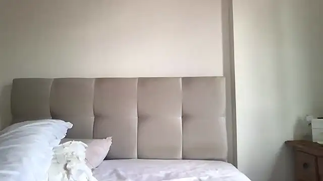 Snapshot of paolajonez chatting on 02/08/25, 01:44 paolajonez online show from 02/08/25, 01:44