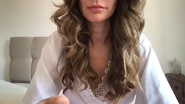 Snapshot of paolajonez chatting on 03/05/25, 02:45 paolajonez online show from 03/05/25, 02:45