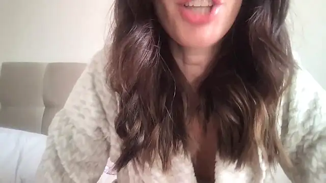 Snapshot of paolajonez chatting on 09/19/25, 05:46 paolajonez online show from 09/19/25, 05:46