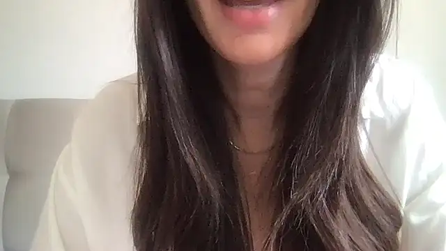 Snapshot of paolajonez chatting on 02/15/26, 01:52 paolajonez online show from 02/15/26, 01:52