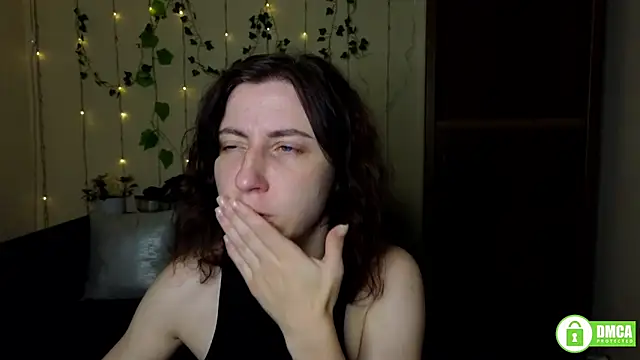 Muse kitty jenia online show from 09/15/25, 11:21