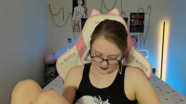 Snapshot of BebKonie chatting on 02/17/25, 11:20 BebKonie online show from 02/17/25, 11:20