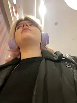 Snapshot of Baby__Naughty chatting on 12/04/24, 06:28 Baby Naughty online show from 12/04/24, 06:28