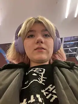 Snapshot of Baby__Naughty chatting on 12/07/24, 05:09 Baby Naughty online show from 12/07/24, 05:09