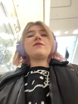 Snapshot of Baby__Naughty chatting on 12/13/24, 10:08 Baby Naughty online show from 12/13/24, 10:08