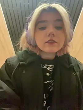 Snapshot of Baby__Naughty chatting on 12/14/24, 12:23 Baby Naughty online show from 12/14/24, 12:23