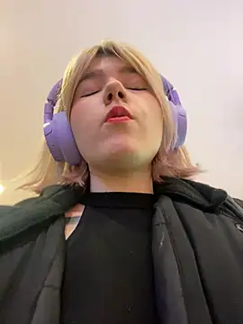 Snapshot of Baby__Naughty chatting on 12/19/24, 01:40 Baby Naughty online show from 12/19/24, 01:40