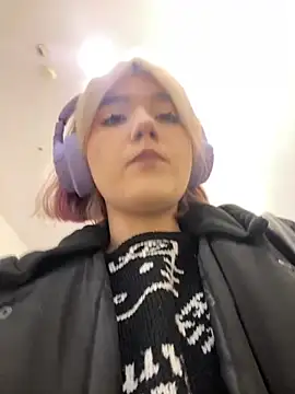 Snapshot of Baby__Naughty chatting on 01/15/25, 12:15 Baby Naughty online show from 01/15/25, 12:15