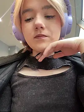 Snapshot of Baby__Naughty chatting on 01/16/25, 09:05 Baby Naughty online show from 01/16/25, 09:05